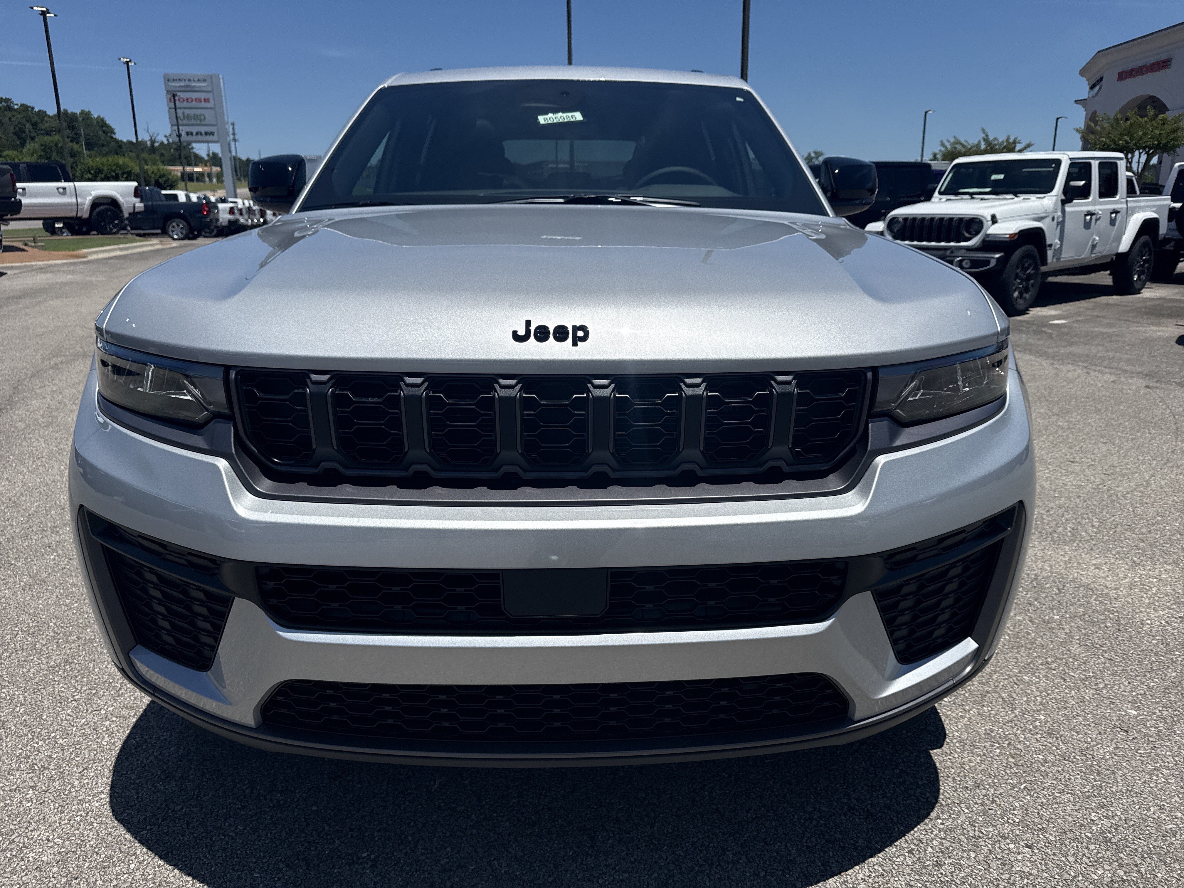 New 2026 Jeep Grand Cherokee Altitude RWD image 2