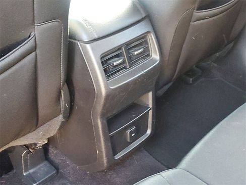 Used 2017 Ford Edge SEL image 20