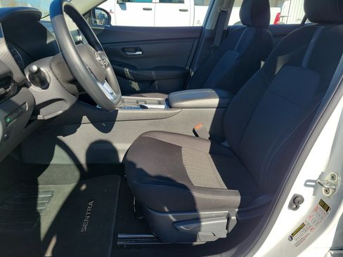 Used 2025 Nissan Sentra SV image 13