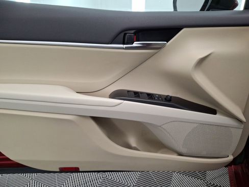 Certified 2022 Toyota Camry LE image 10