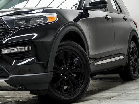 Used 2022 Ford Explorer Limited w/ Equipment Group 301A image 3