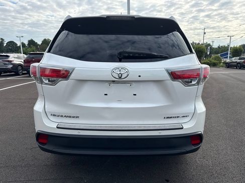 Used 2016 Toyota Highlander Limited w/ Driver Technology Package AWD/4WD image 3