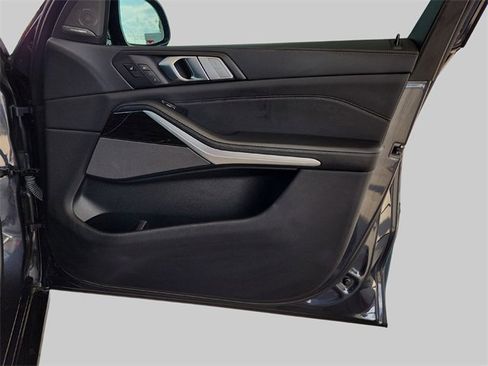 Used 2021 BMW X7 xDrive40i w/ Premium Package image 29