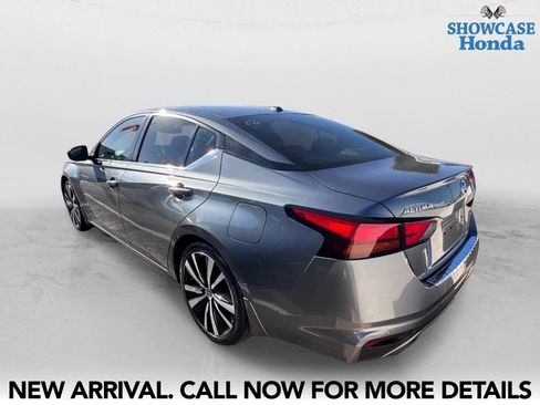 Used 2020 Nissan Altima 2.5 SR w/ Premium Package FWD image 4