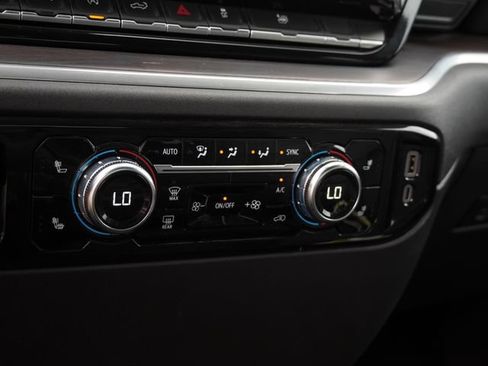 Used 2025 GMC Sierra 1500 SLT AWD/4WD image 25