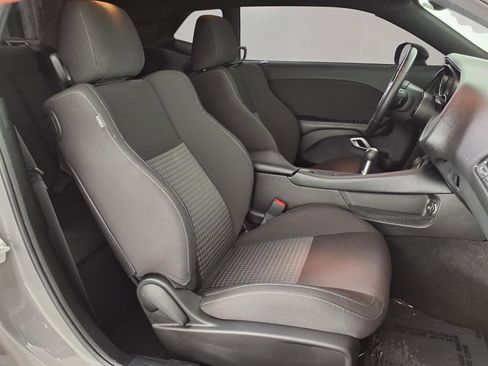 Used 2023 Dodge Challenger R/T RWD image 9