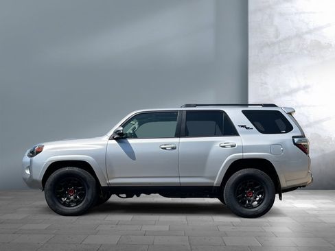 Used 2023 Toyota 4Runner TRD Off-Road Premium image 3