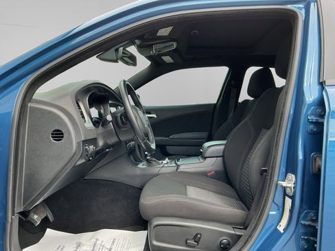 Used 2023 Dodge Charger SXT w/ Blacktop Package image 9