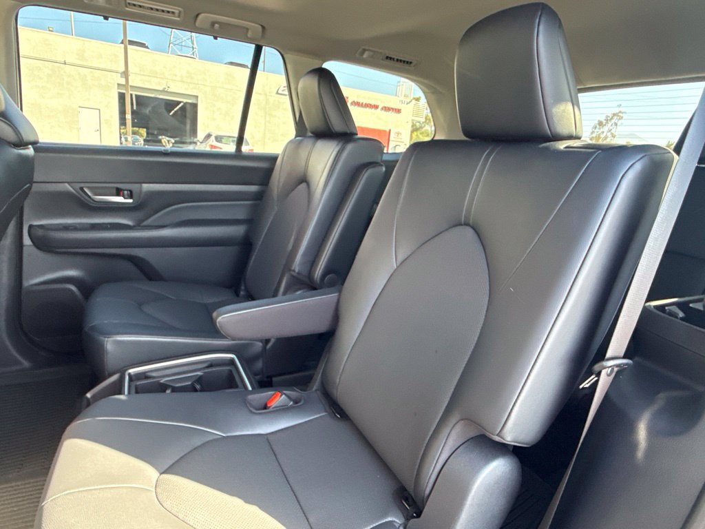 Certified 2025 Toyota Grand Highlander FWD image 32