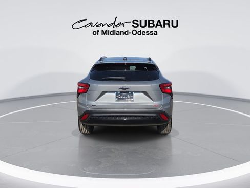 Used 2024 Chevrolet Trax RS w/ Sunroof Package FWD image 7