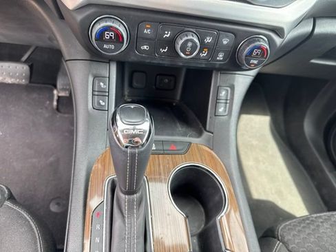 Used 2019 GMC Acadia SLE w/ Driver Alert Package I AWD/4WD image 8