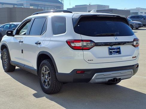 New 2025 Honda Pilot TrailSport image 6