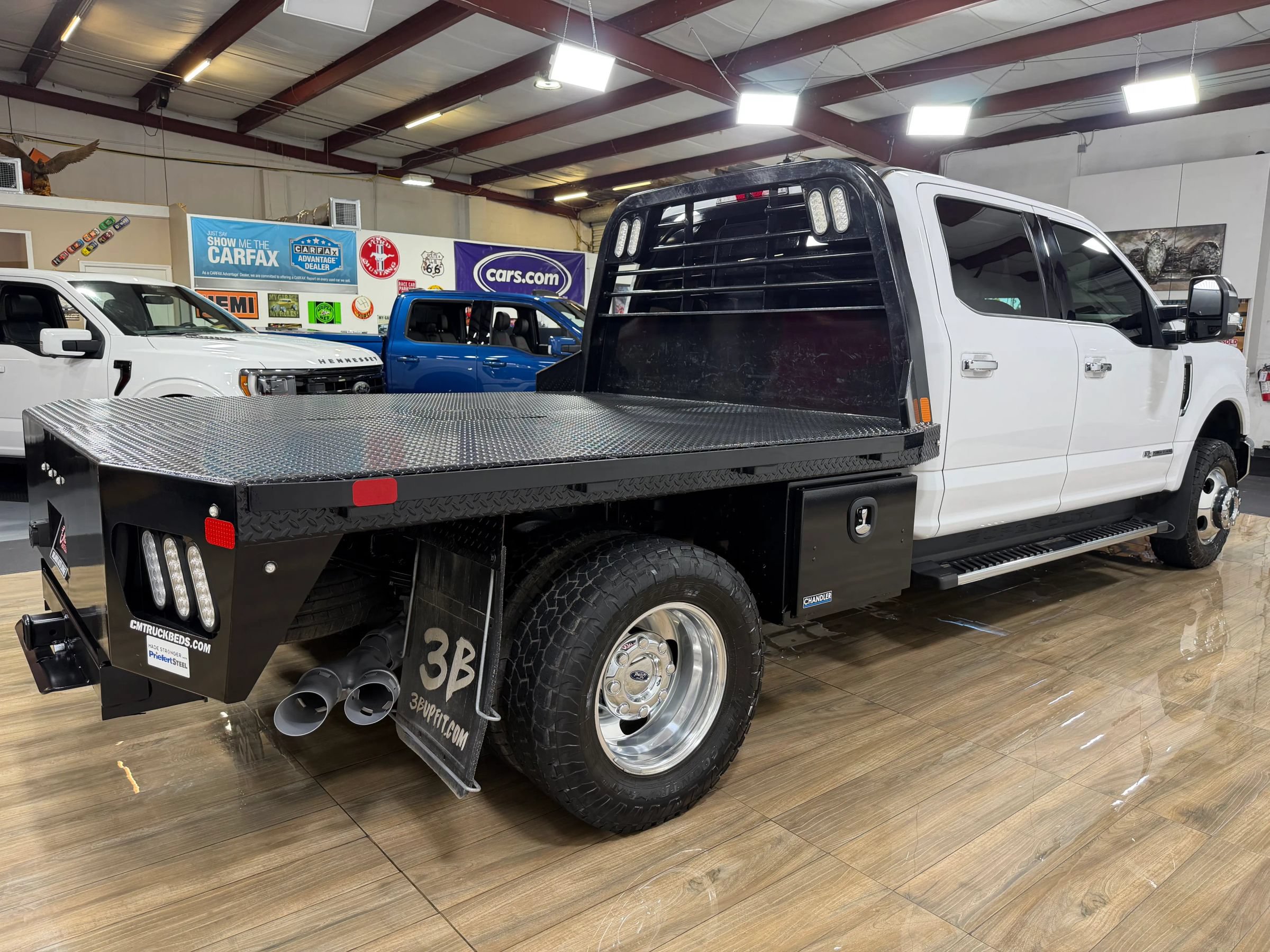 Used 2020 Ford F350 Lariat w/ Lariat Ultimate Package AWD/4WD image 6