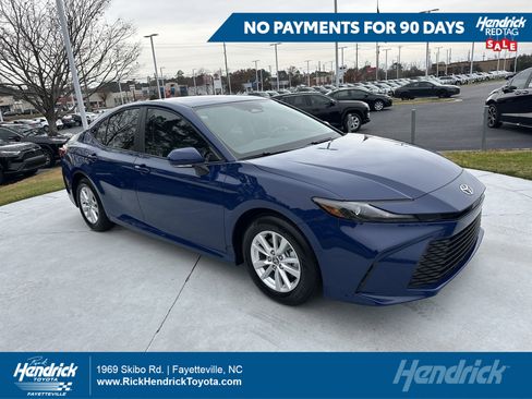 Certified 2025 Toyota Camry LE image 1
