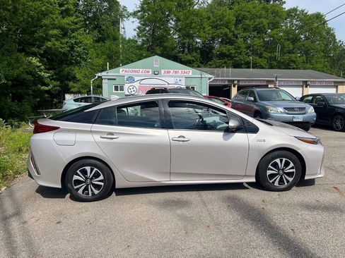 Used 2017 Toyota Prius Prime Premium w/ Carpet Mat Package FWD image 2