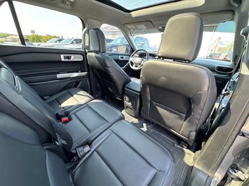 Used 2023 Ford Explorer XLT w/ Equipment Group 202A AWD/4WD image 33