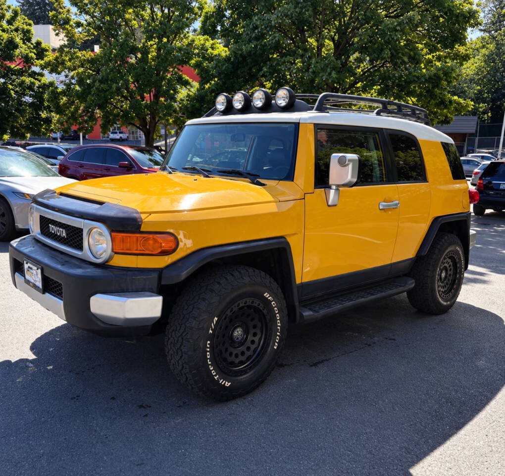 Used 2007 Toyota FJ Cruiser 4WD image 2