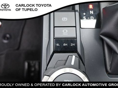 Used 2025 Toyota Tacoma TRD Sport AWD/4WD image 16