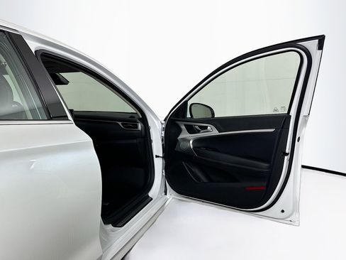 Used 2026 Genesis G70 2.5T Prestige image 33