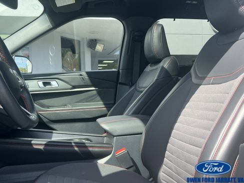 Used 2025 Ford Explorer ST-Line w/ Premium Package AWD/4WD image 8
