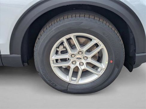 New 2026 Ford Explorer Active RWD image 9