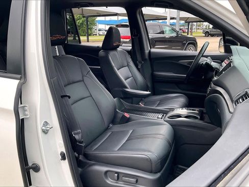 Used 2023 Honda Passport TrailSport image 9