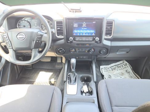 Used 2023 Nissan Frontier SV w/ Technology Package AWD/4WD image 9