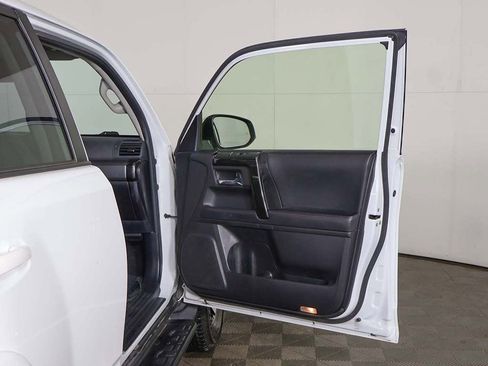 Used 2024 Toyota 4Runner TRD Off-Road Premium image 21