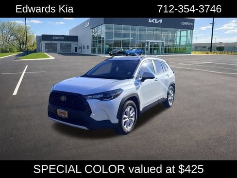 Used 2024 Toyota Corolla Cross LE FWD image 1