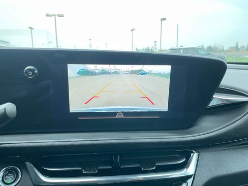 Used 2025 Buick Envista Sport Touring image 17