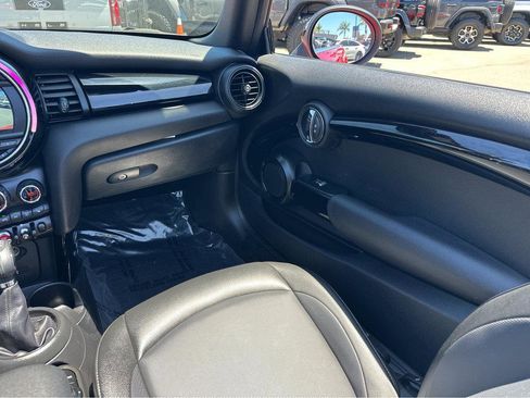 Used 2019 MINI Cooper Convertible image 17