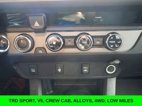 Used 2017 Toyota Tacoma TRD Sport image 23