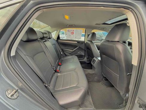 Used 2014 Volkswagen Passat 2.5 SE image 18
