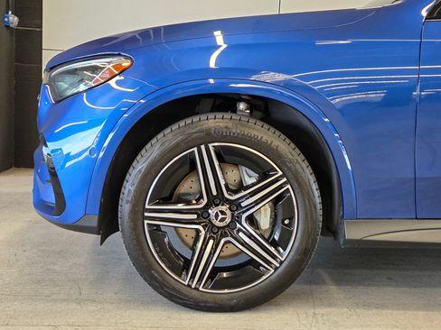 Used 2024 Mercedes-Benz GLC 300 4MATIC image 9