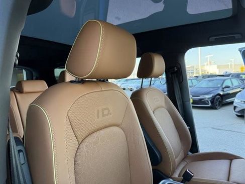 New 2025 Volkswagen ID. Buzz Pro S Plus image 18