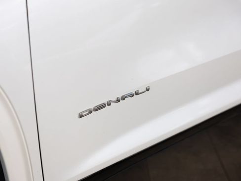 Used 2025 GMC Acadia Denali AWD/4WD image 7