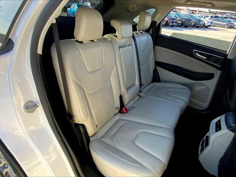 Used 2019 Ford Edge Titanium w/ Equipment Group 301A FWD image 17