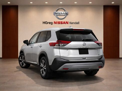 Certified 2022 Nissan Rogue SV FWD image 2