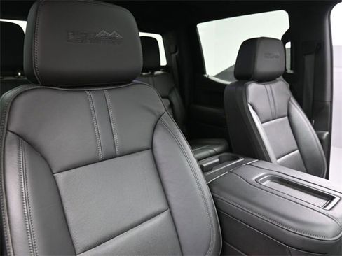 Used 2020 Chevrolet Silverado 1500 High Country w/ Technology Package image 27