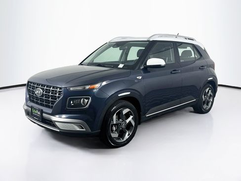 Used 2023 Hyundai Venue Limited FWD image 3