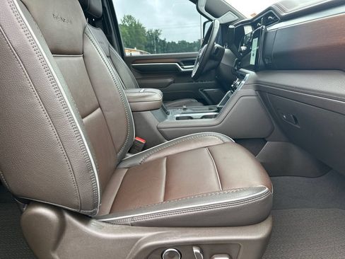 Used 2025 GMC Sierra 2500 Denali w/ Denali Reserve Package AWD/4WD image 14