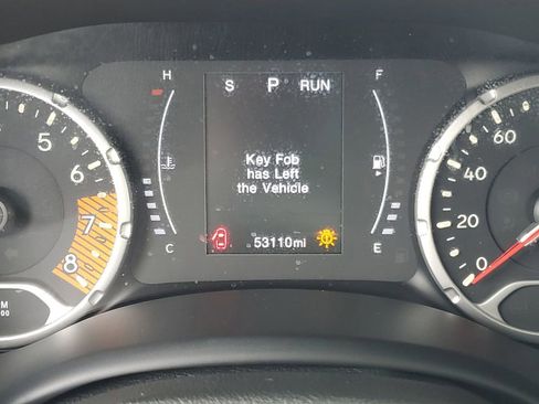 Used 2019 Jeep Renegade Latitude w/ Cold Weather Group AWD/4WD image 14