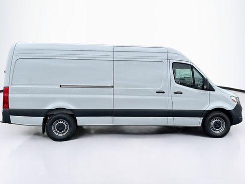 New 2025 Mercedes-Benz Sprinter 2500 image 4