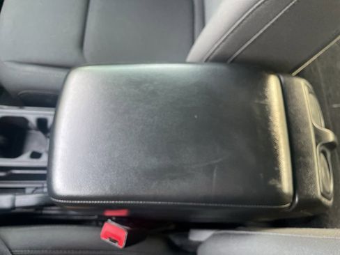 Used 2018 Jeep Wrangler Unlimited Sport S image 38