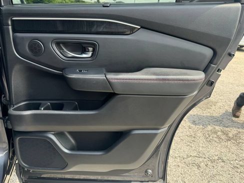 Used 2025 Honda Pilot Black Edition image 21