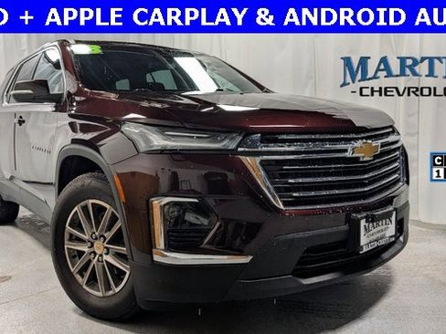Used 2023 Chevrolet Traverse LT image 1
