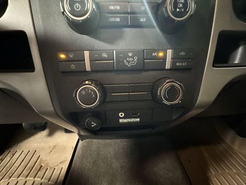 Used 2010 Ford F150 XLT image 24