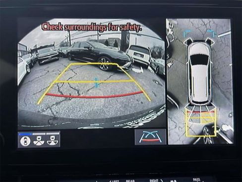 Used 2023 Toyota Sienna Platinum image 25