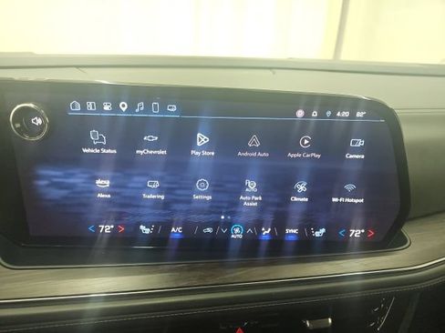 Used 2025 Chevrolet Suburban Z71 AWD/4WD image 8