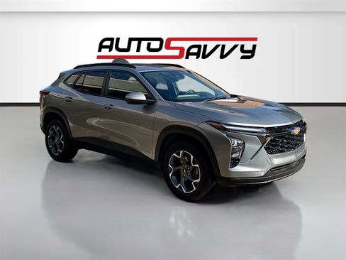 Used 2025 Chevrolet Trax LT w/ LT Convenience Package image 1